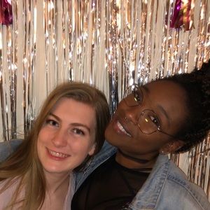 Meet your Poshers, Maggie & Symone